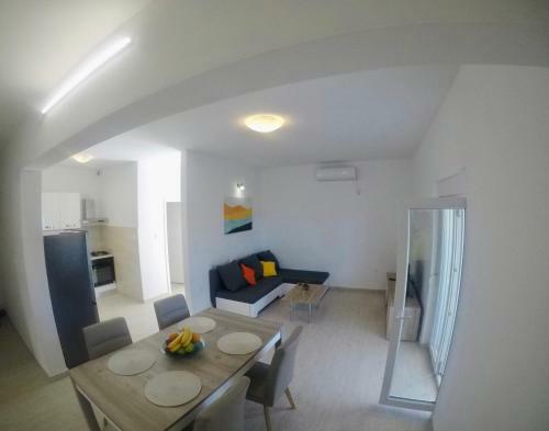 Apartment Ive 2
