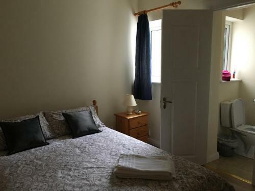 Double Rooms & Twin Rooms Rahoon