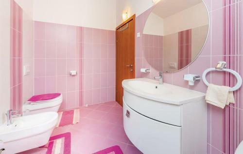 Villa Holiday Home In ?u?njevica With Swimming Pool