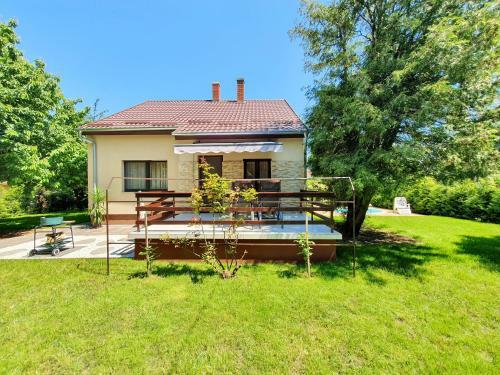 Holiday House Ervin No. 66.