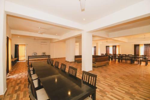 Mangal Hotel And Resorts
