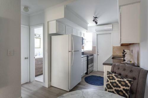 Apartamento Deco Bungalow 1block From Beach With Parking