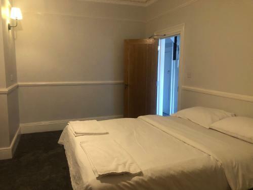 Hostal 371 Guest House Ig1 4uq