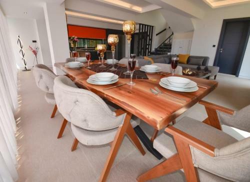 Luxury Life Villas
