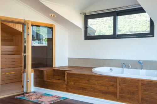 Luxury Life Villas