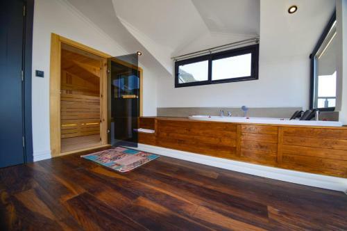 Luxury Life Villas