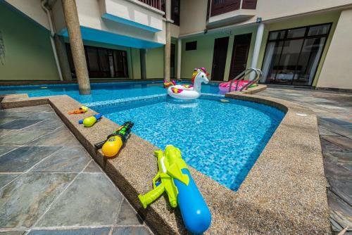 9225sf 6br 27pax Private Pool Villa, 1km To Klcc