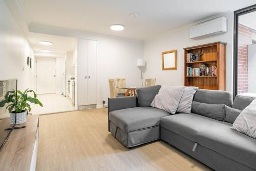 Cosmopolitan Apartment, Crows Nest