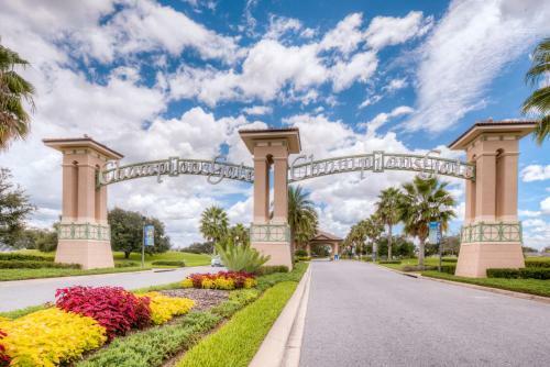New Pool Home, 10 Mi To Disney Free Waterpark