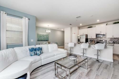 New Pool Home, 10 Mi To Disney Free Waterpark