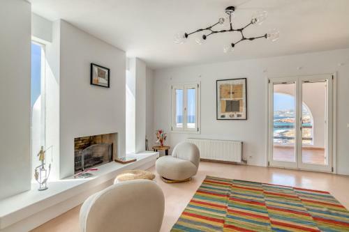 Villa Beachfront House - 5 Bd And Private Patio