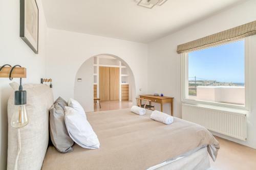 Villa Beachfront House - 5 Bd And Private Patio