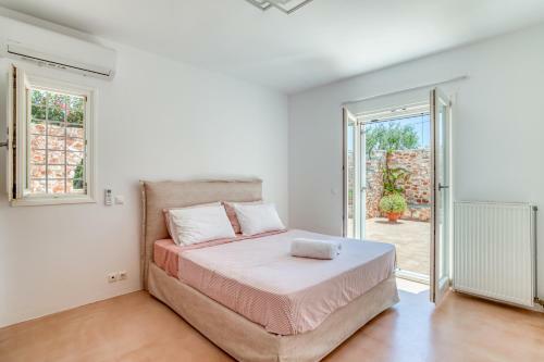 Villa Beachfront House - 5 Bd And Private Patio
