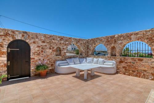 Villa Beachfront House - 5 Bd And Private Patio