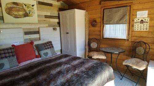 Bed & Breakfast Luxury Log Cabin With Views Of The Devon Countryside
