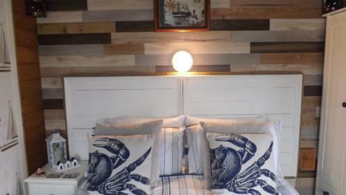 Bed & Breakfast Luxury Log Cabin With Views Of The Devon Countryside