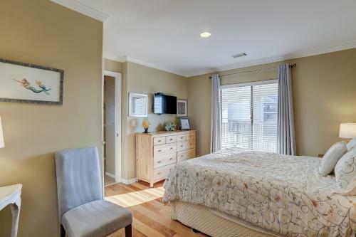 402 Sea Cloisters 2 Br Oceanfront
