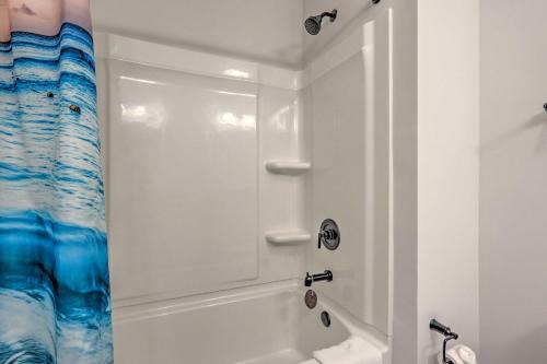 Modern Hilton Head Townhome About 4 Mi To Beach!