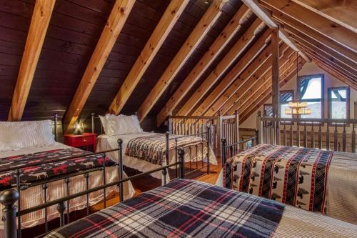 Grouse Ridge Lodge Cabin