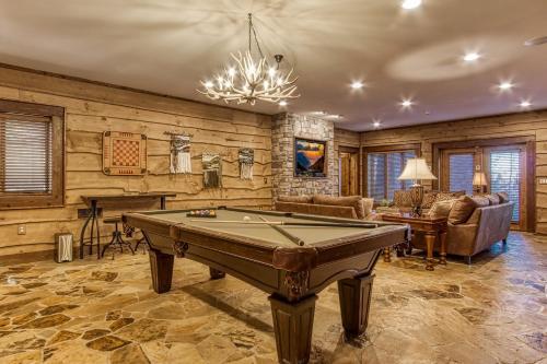 Grouse Ridge Lodge Cabin