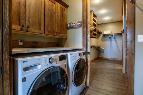Hickory Homestead - Hottub, Wcaccessible