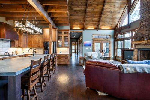 Hickory Homestead - Hottub, Wcaccessible