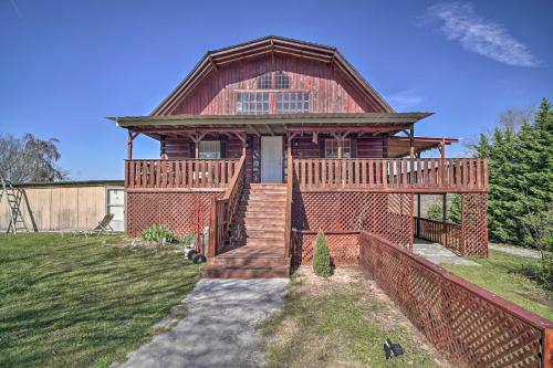 Sevierville Countryside Getaway With 2 Decks!