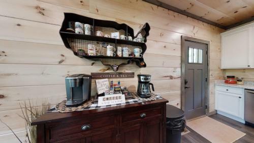 Honeysuckle Hill Cabin