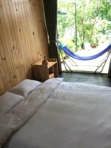 Hostal B?p House