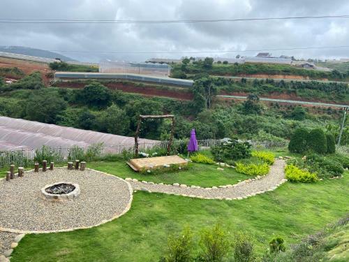 ?� L?t Sunshine Garden