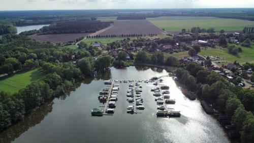 Hausboot-urlaub24 - Marina Buchholz