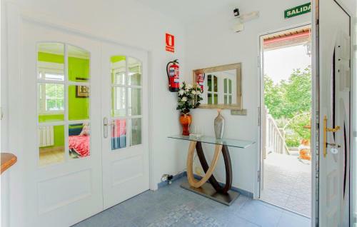 Beautiful Home In Chantada With Wifi And 4 Bedrooms
