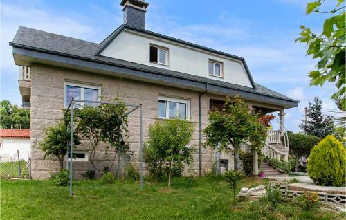 Beautiful Home In Chantada With Wifi And 4 Bedrooms