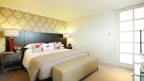 Hostal Hotel All Season