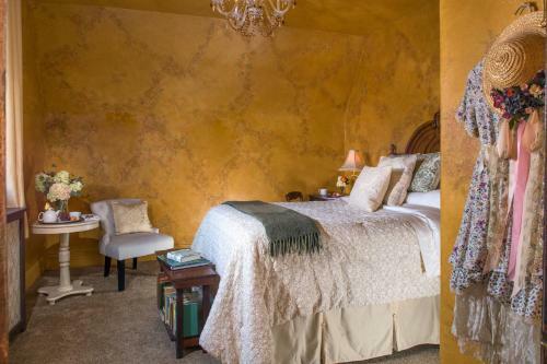 Hartzell House Bed And Breakfast