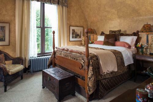 Hartzell House Bed And Breakfast