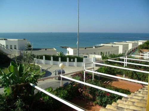 Casa Guayaba Frente Al Mar, Con Jard�n Independiente!