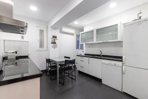 Precioso Y C�ntrico Apartamento Gran Capit�n 5