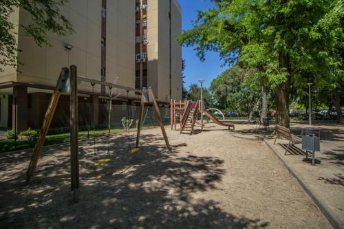 Apartamento 2 Dormitorios Piscina Y Garage