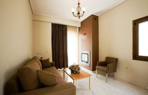 Evia Hotel & Suites