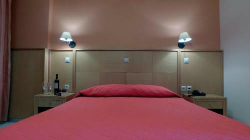 Evia Hotel & Suites