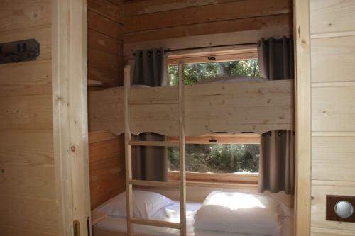 Hotel Les Cabanes Dans Les Bois