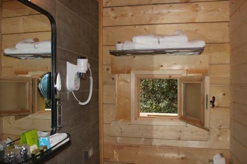 Hotel Les Cabanes Dans Les Bois