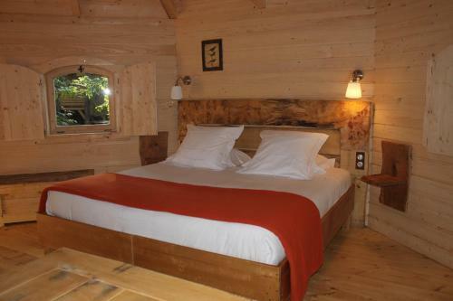 Hotel Les Cabanes Dans Les Bois