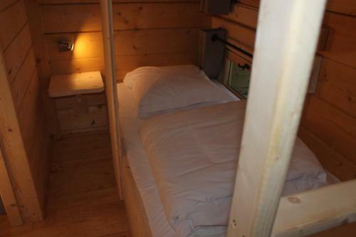 Hotel Les Cabanes Dans Les Bois