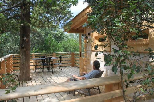 Hotel Les Cabanes Dans Les Bois