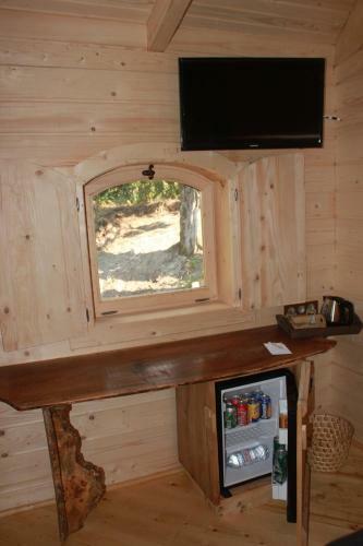 Hotel Les Cabanes Dans Les Bois