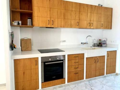Villa Jo - Stunning Front Line Beach House.