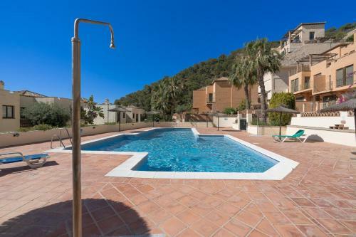 Blue Vista With Pool