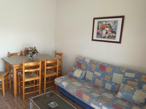 Apartment With Community Pool For 4 People